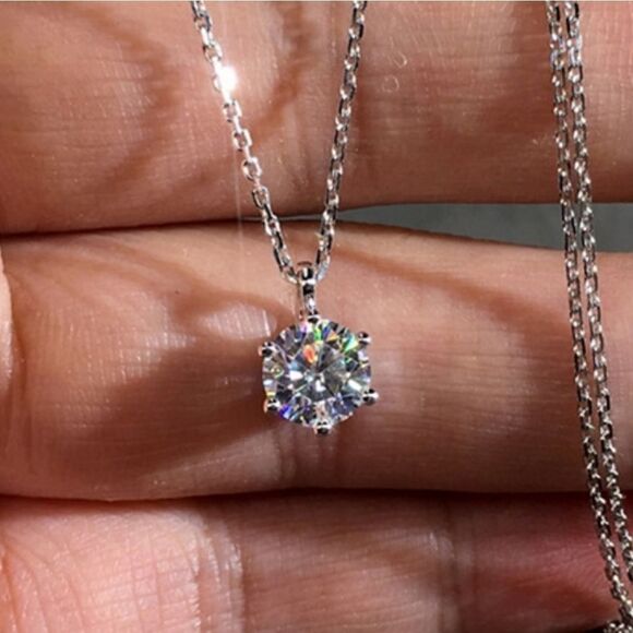 Silver necklace with clear stone - Picture 1 of 1